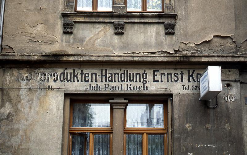 Dresden-Pieschen, Mohnstr. 10, 4.5.1996.jpg - Rohprodukten-Handlung Ernst Koch, Inh. Paul Koch